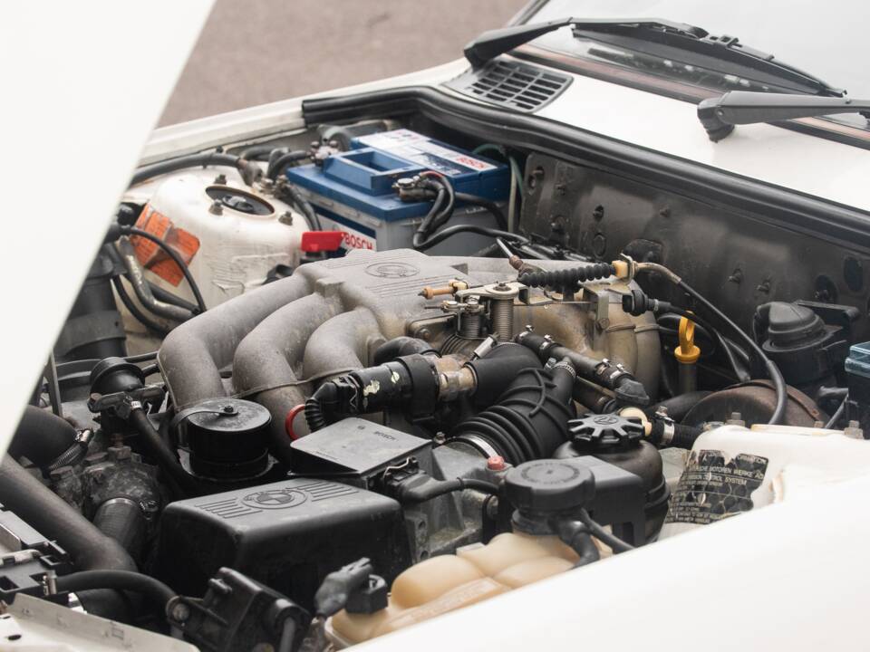 Image 47/50 of BMW 320i (1987)