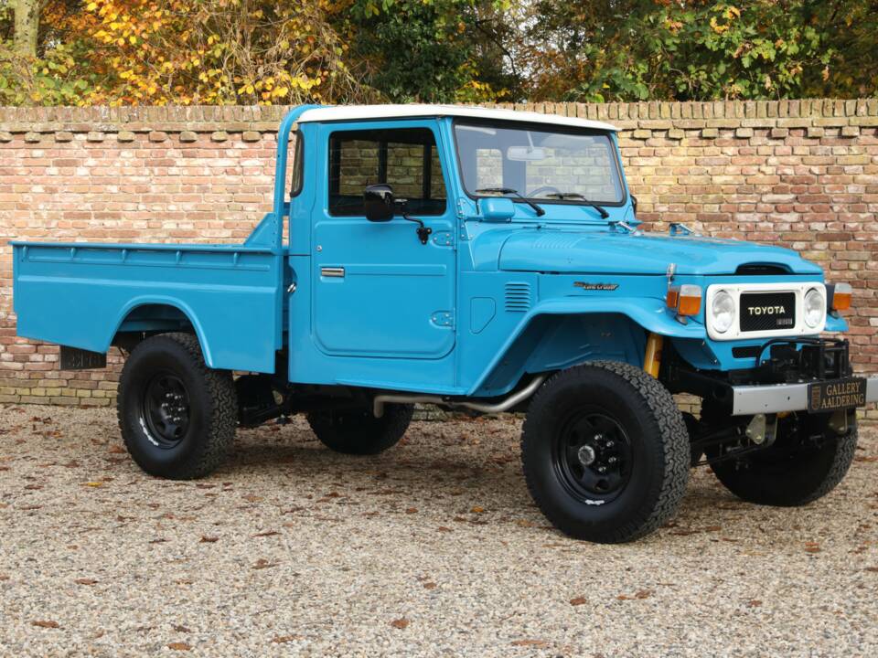 Bild 48/50 von Toyota Land Cruiser BJ 45 (1982)