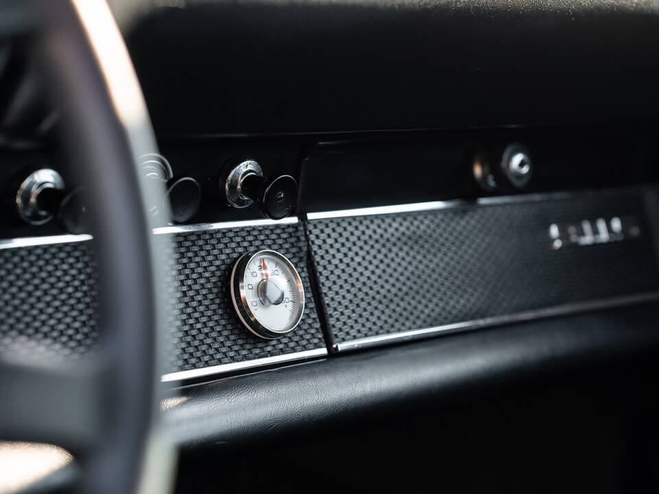 Image 38/47 de Porsche 911 2.2 S (1970)