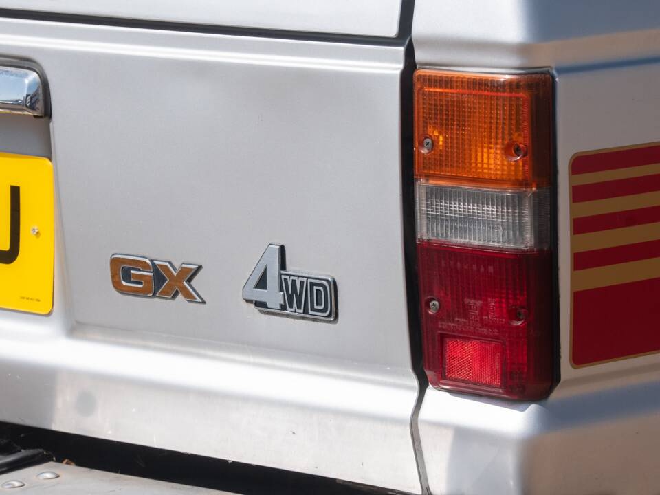 Image 13/46 of Toyota Land Cruiser FJ 62 (1988)