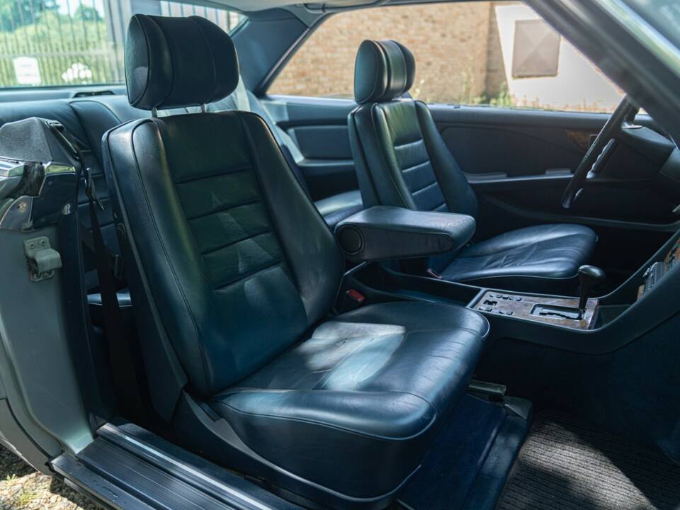 Image 25/50 de Mercedes-Benz 380 SEC (1982)