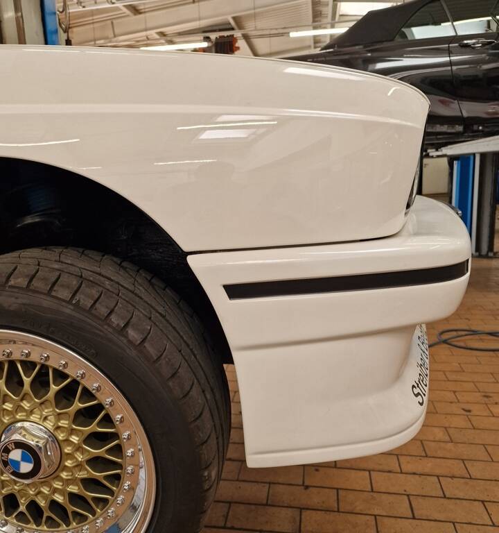 Image 38/70 of BMW M3 (1990)