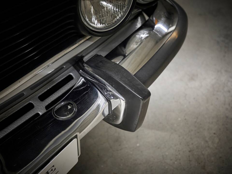Image 47/100 of BMW 3.0 CSi (1973)