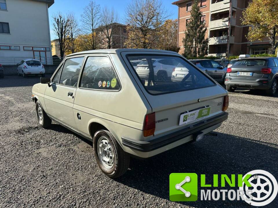 Image 5/10 de Ford Fiesta (1981)