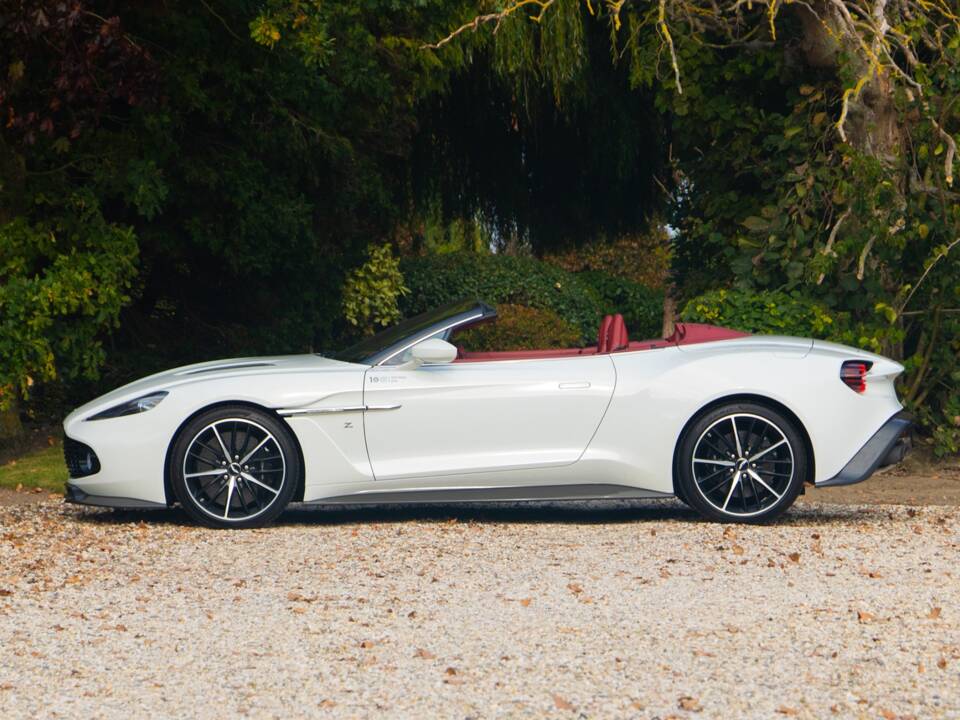 Bild 8/37 von Aston Martin Vanquish Zagato Volante (2017)