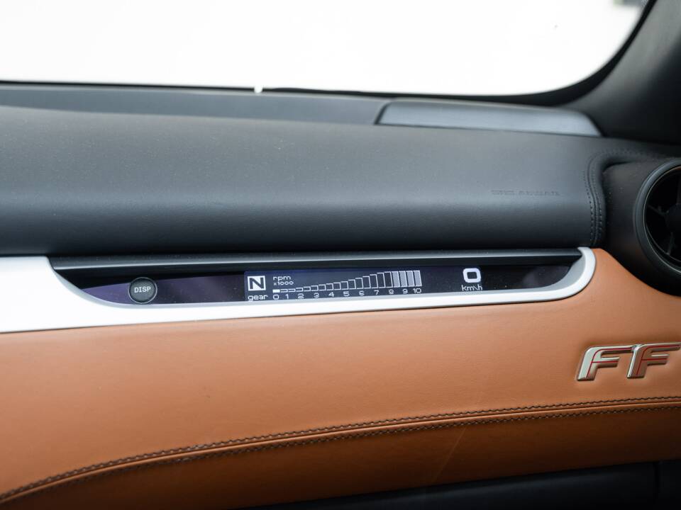 Image 28/47 of Ferrari FF (2015)
