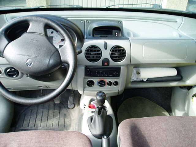 Bild 7/12 von Renault Kangoo 1.6 16V 4x4 (2002)