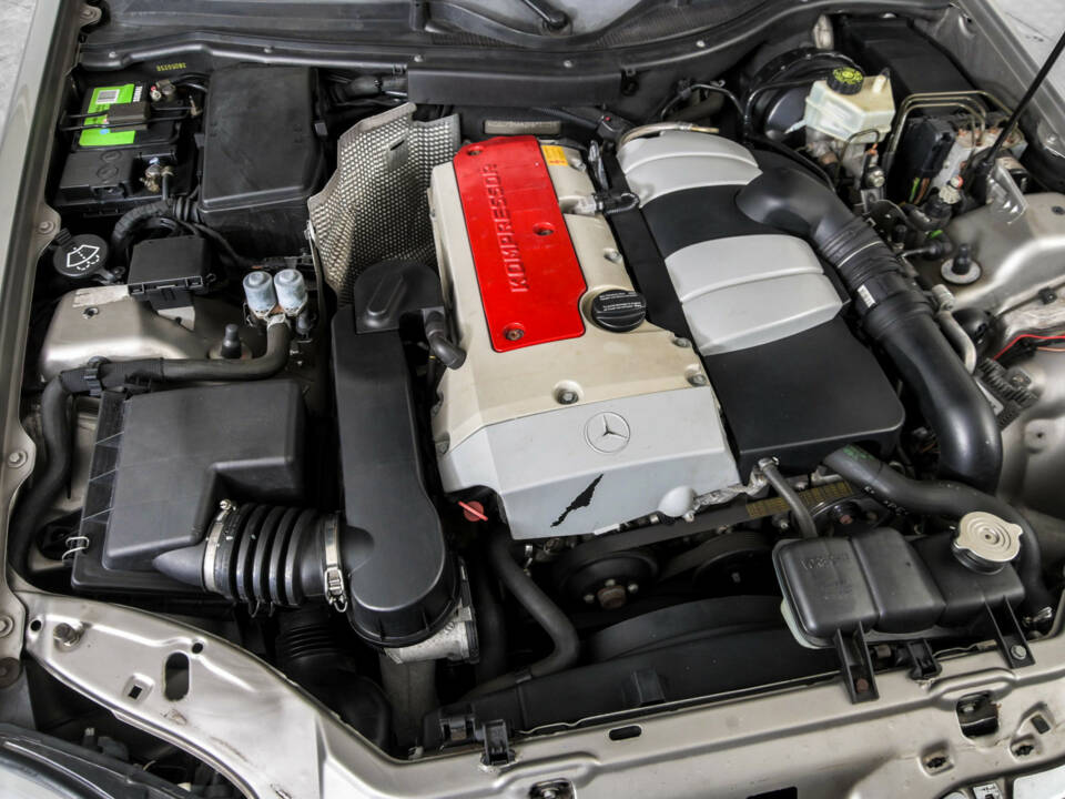 Image 38/50 of Mercedes-Benz SLK 200 Kompressor (2002)