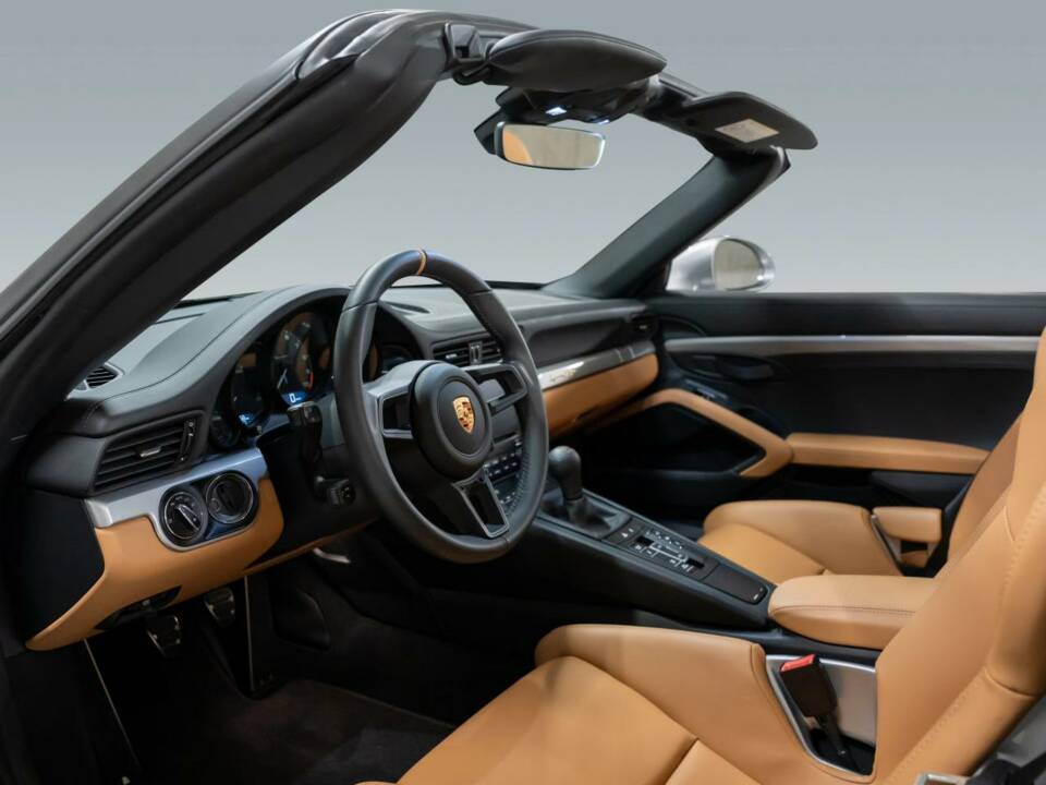 Image 3/12 of Porsche 911 Speedster (2019)