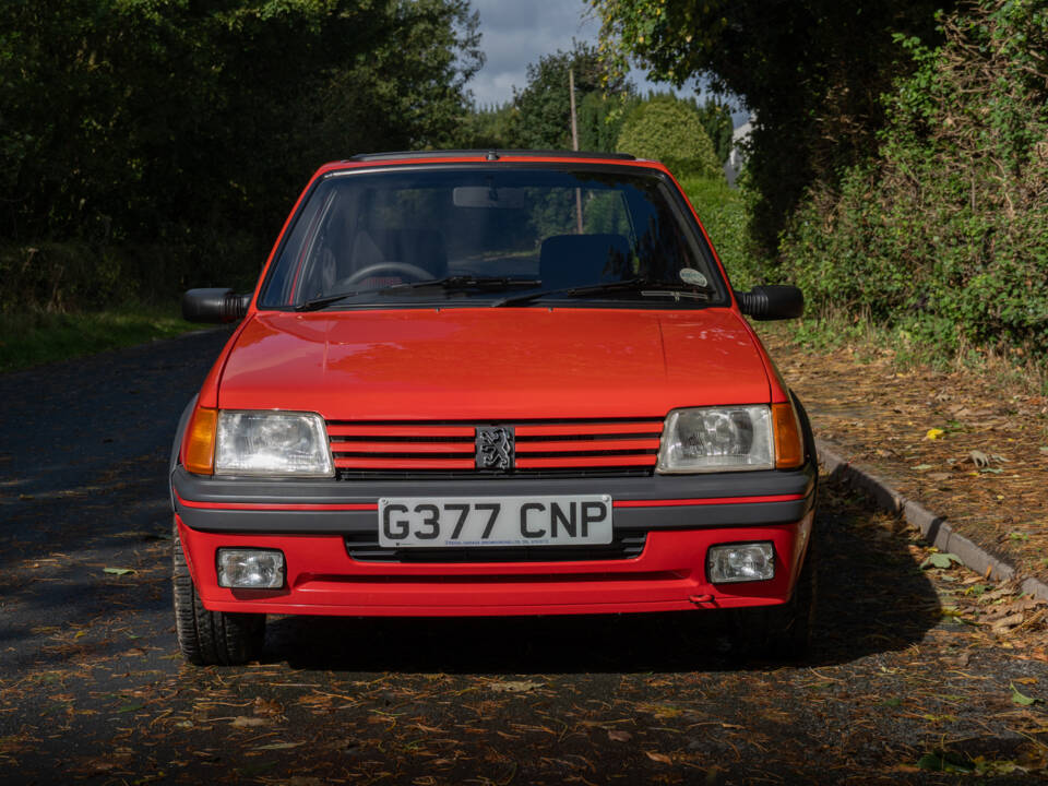 Imagen 2/19 de Peugeot 205 GTi 1.6 (1989)