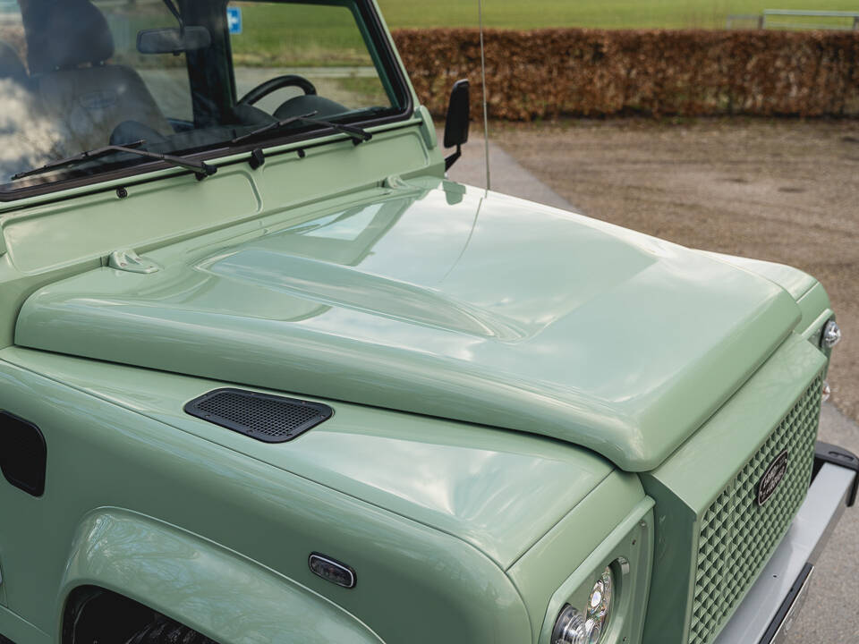 Bild 21/37 von Land Rover Defender (2016)