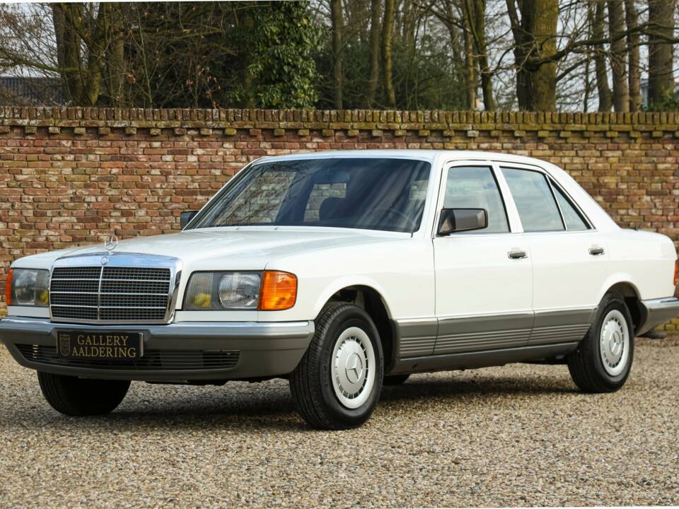 Image 13/50 de Mercedes-Benz 280 S (1988)