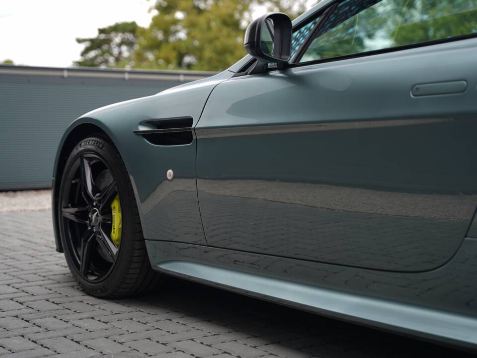 Bild 48/50 von Aston Martin V8 Vantage AMR (2018)