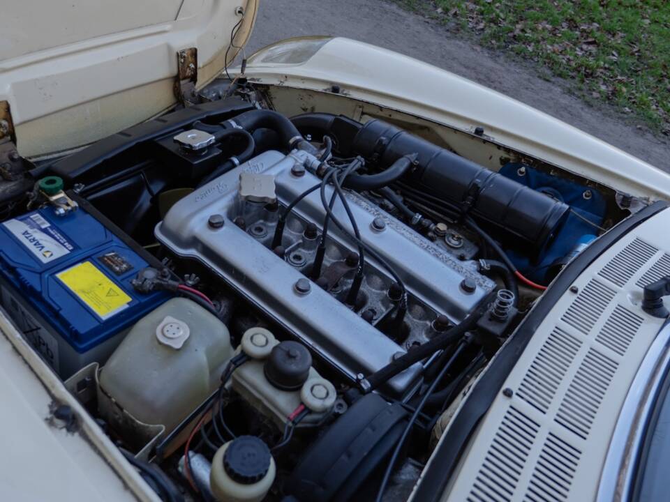 Image 28/58 of Alfa Romeo 2000 Spider Veloce (1977)