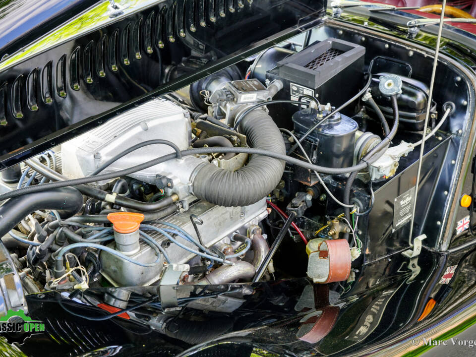 Image 24/54 of Morgan Plus 8 (1992)