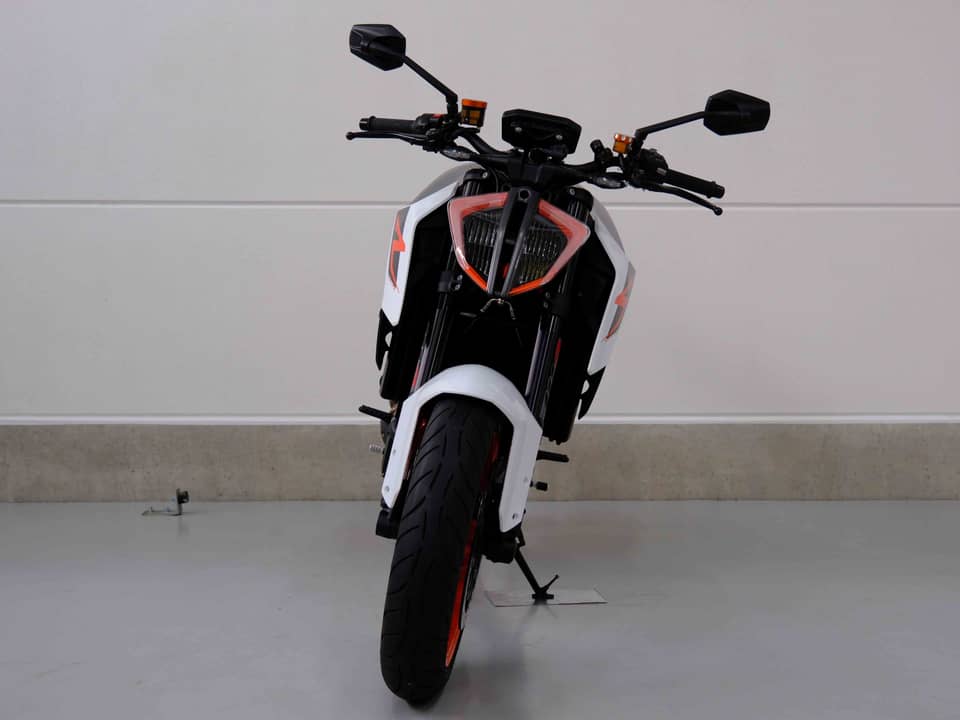 Image 28/83 of KTM 1290 Super Duke R (2018)