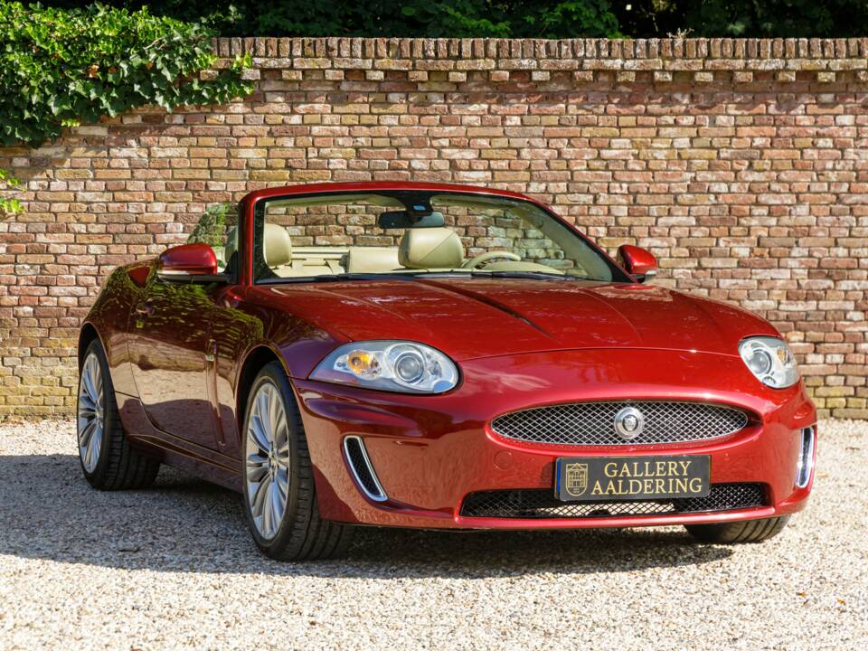 Image 24/50 of Jaguar XK (2011)