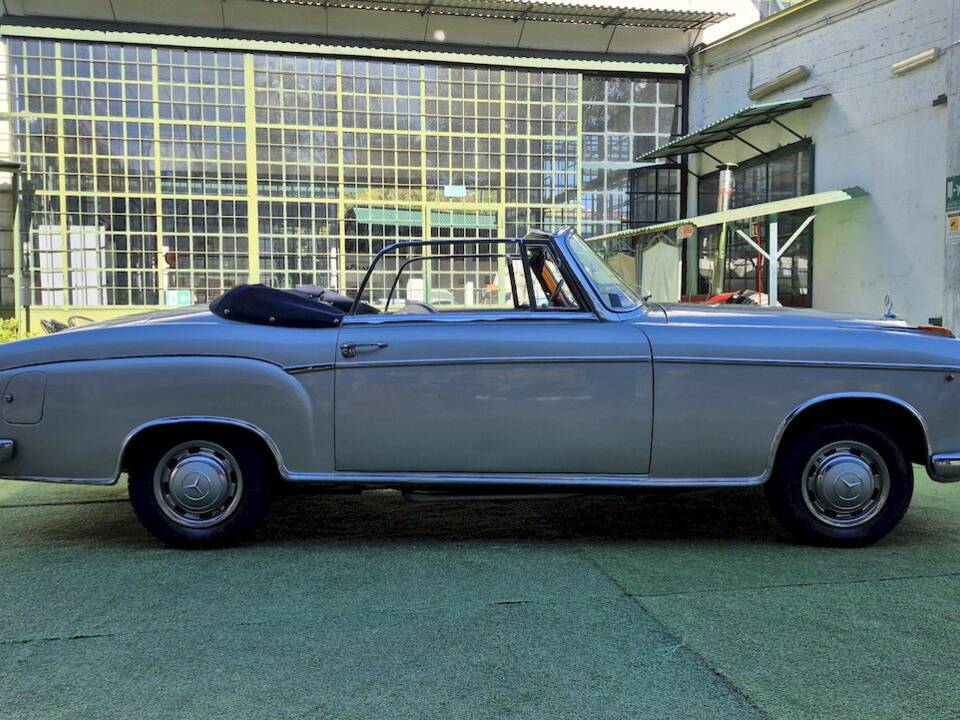 Image 9/61 de Mercedes-Benz 220 S Cabriolet (1957)