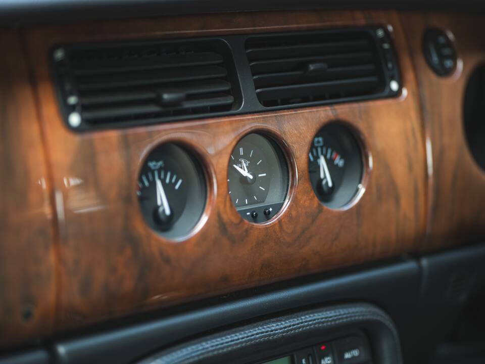 Imagen 34/50 de Jaguar XK8 4.0 (2000)