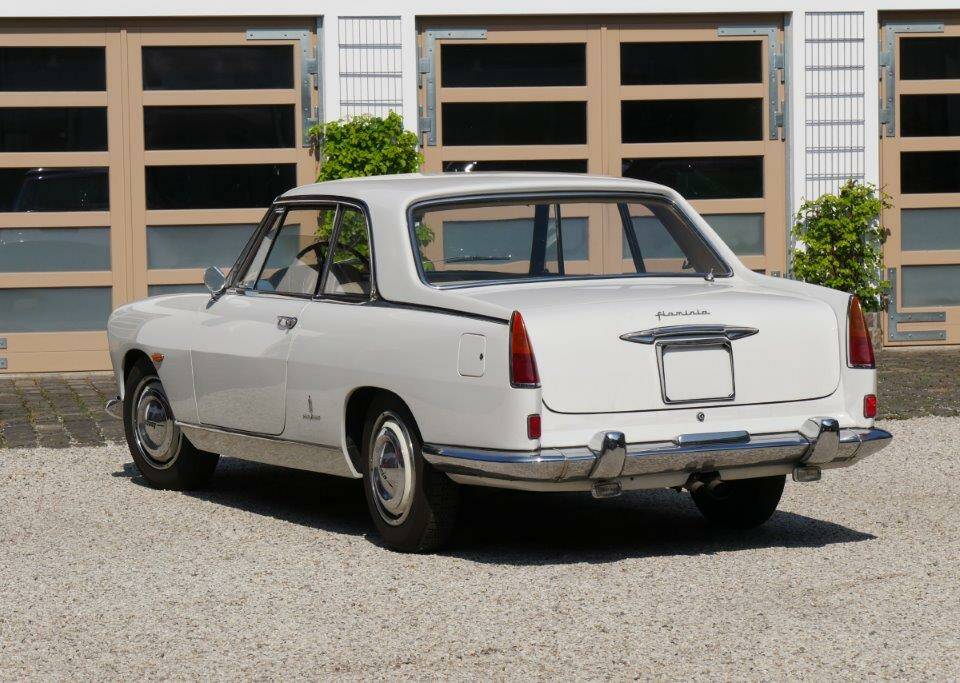 Image 9/10 of Lancia Flaminia Coupe Pininfarina (1961)