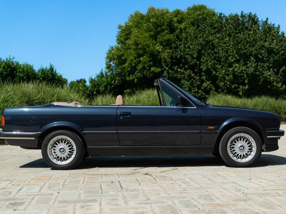 Image 6/50 of BMW 320i (1989)