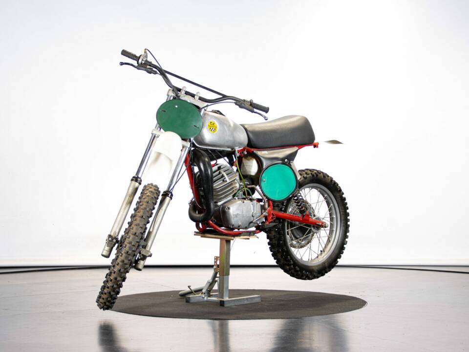 Image 8/38 of CZ 250 Moto Cross (1970)