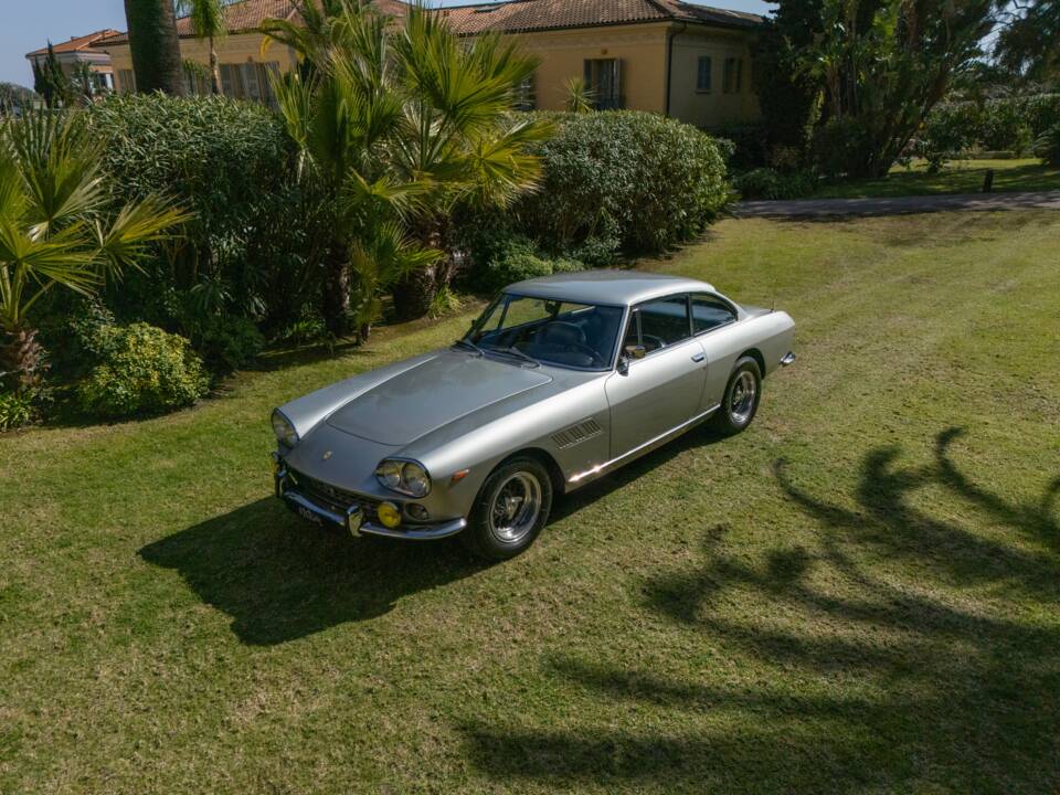 Imagen 9/47 de Ferrari 330 GT 2+2 (1964)