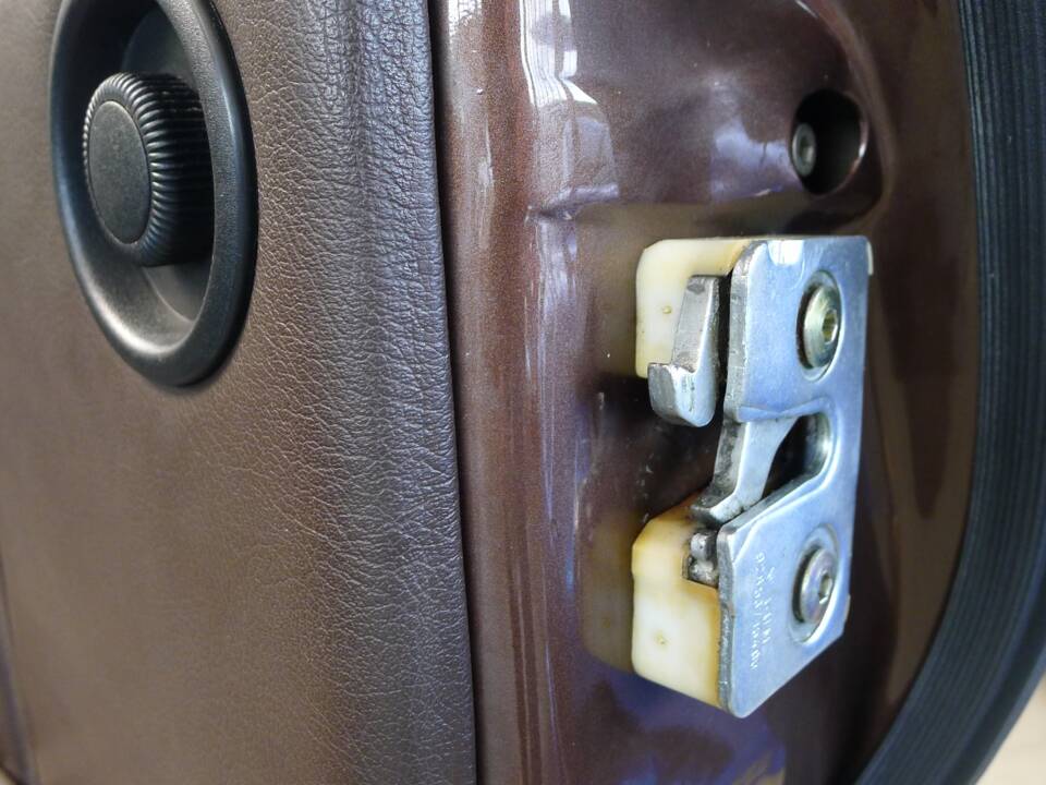 Bild 23/50 von Porsche 928 S (1986)