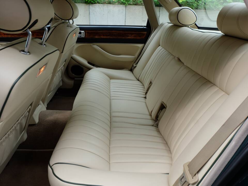 Image 23/77 de Jaguar XJ 40 (XJ-R) (1993)