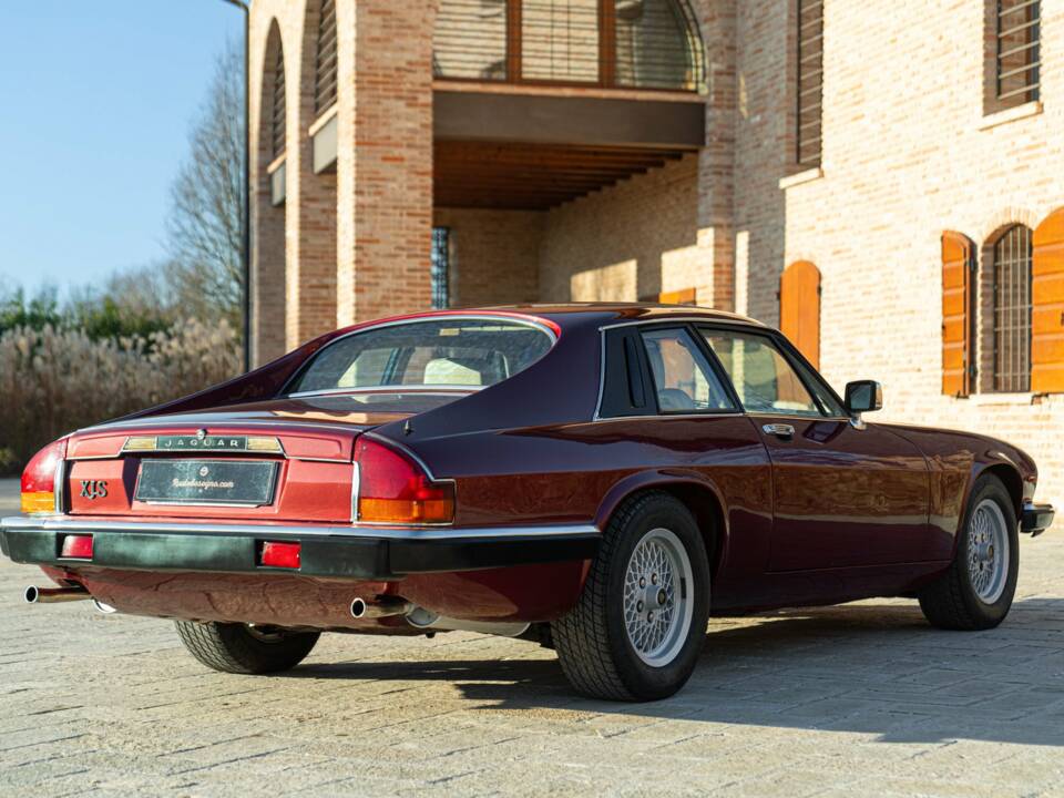 Image 7/50 de Jaguar XJ-S 3.6 (1988)