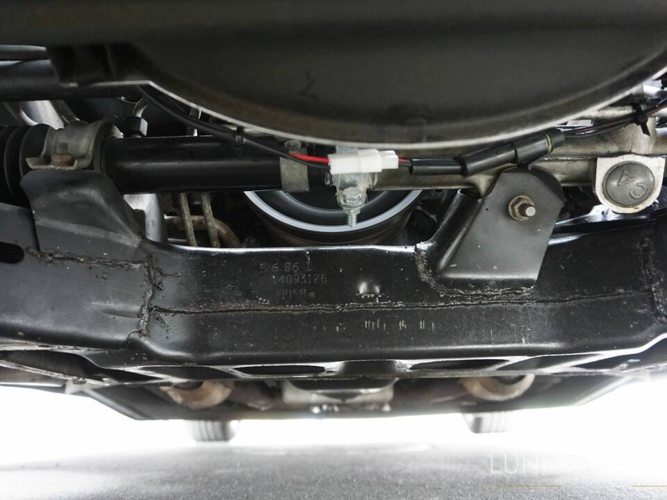 Afbeelding 41/45 van Chevrolet Corvette Convertible (1988)