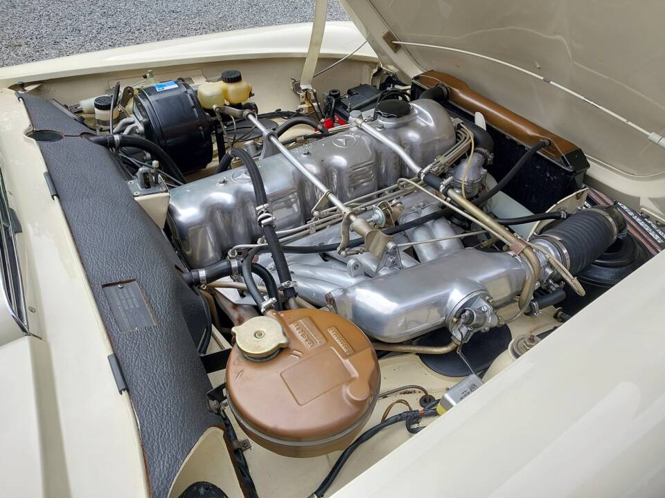 Image 15/15 de Mercedes-Benz 230 SL (1965)