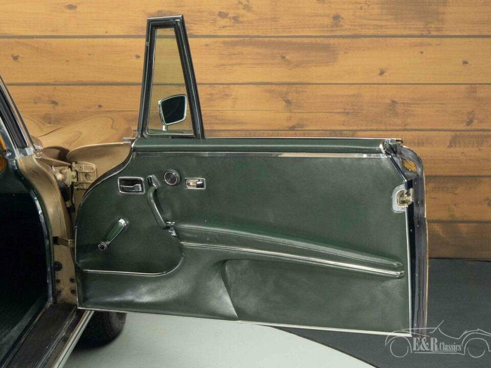 Imagen 11/19 de Mercedes-Benz 280 SE 3,5 (1970)