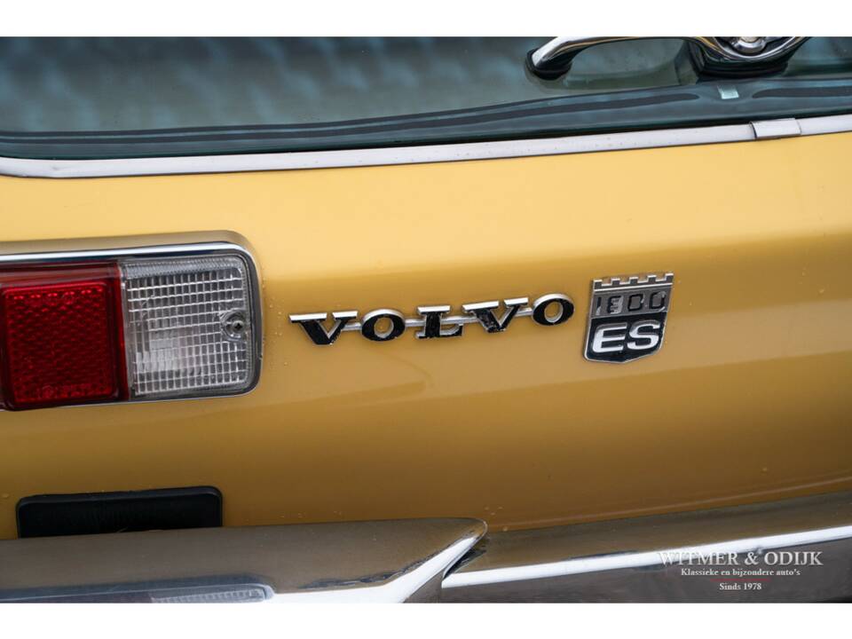Image 14/50 of Volvo 1800 ES (1972)
