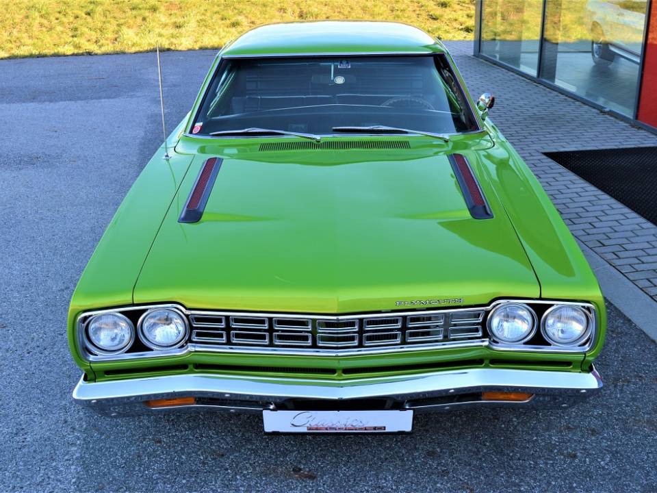 Immagine 16/43 di Plymouth Road Runner Hardtop Coupé (1968)