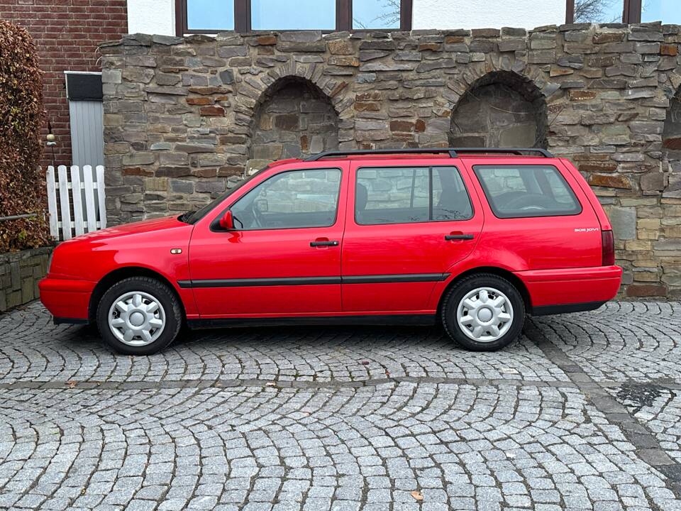 Image 1/5 of Volkswagen Golf III 1.8 Variant (1996)