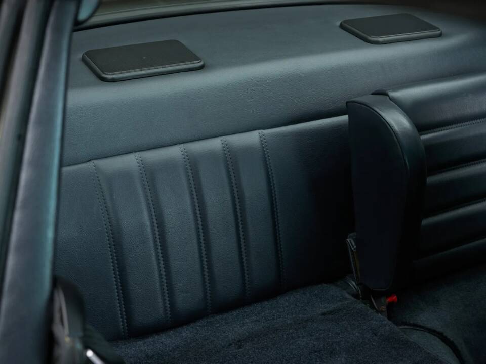 Afbeelding 22/26 van Porsche 911 Carrera 3.2 (1988)