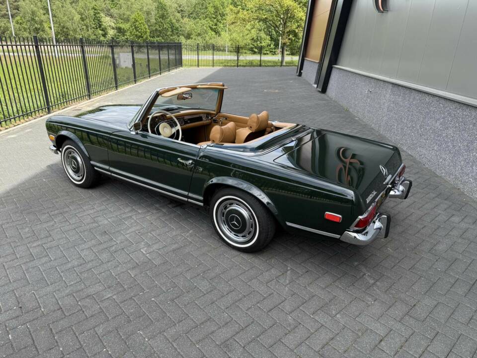 Image 11/50 de Mercedes-Benz 280 SL (1969)