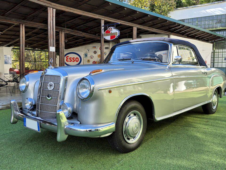Image 48/61 de Mercedes-Benz 220 S Cabriolet (1957)