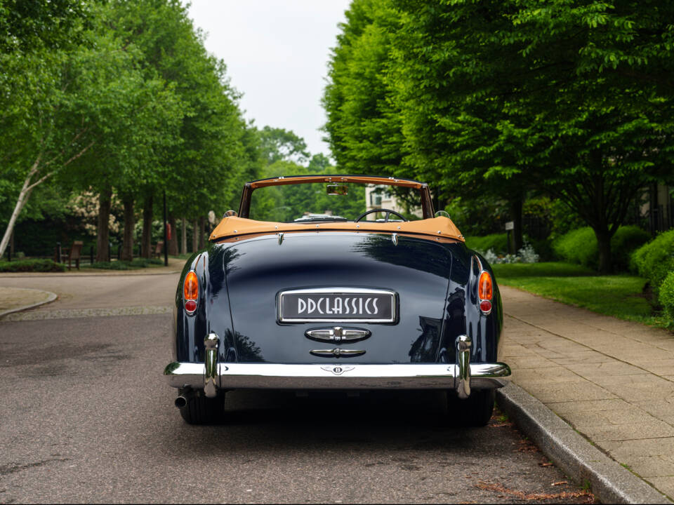 Image 6/28 of Bentley S1 DHC Park Ward (1958)