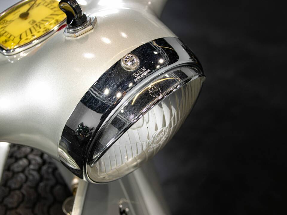 Bild 46/50 von Piaggio Vespa 150 GS (1958)