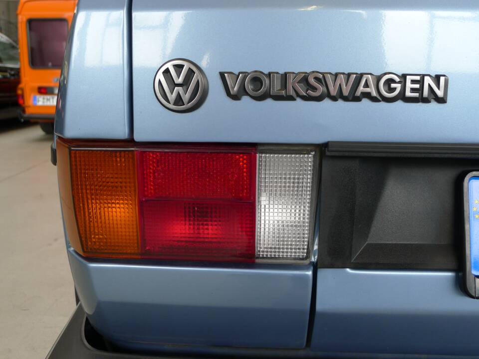 Image 30/36 of Volkswagen Golf Mk I Convertible 1.6 (1987)