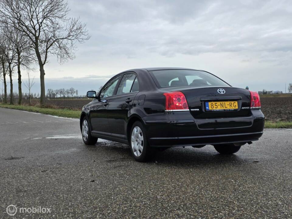 Imagen 4/35 de Toyota Avensis 1.8 VVT-i (2003)