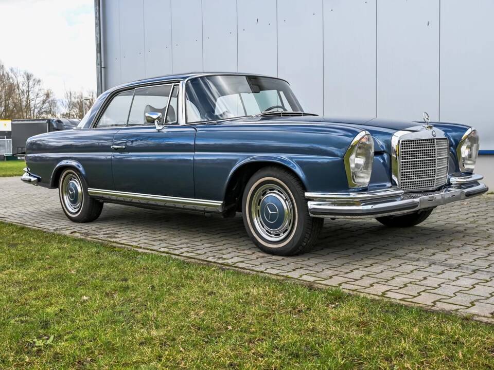 Imagen 1/13 de Mercedes-Benz 280 SE 3,5 (1971)