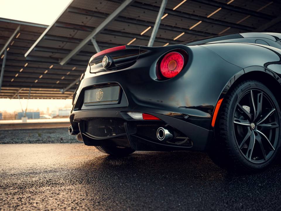 Image 29/50 of Alfa Romeo 4C (2016)