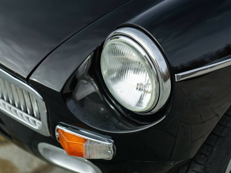 Image 28/50 of MG MGB GT (1978)