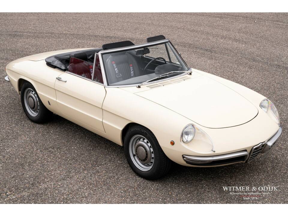 Image 2/24 de Alfa Romeo 1300 Spider Junior (1969)