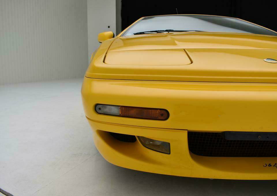 Image 27/33 de Lotus Esprit S4 (1993)