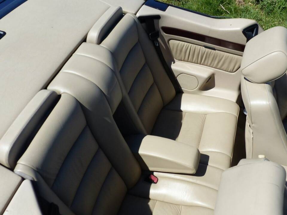 Mercedes-Benz E 220 Cabriolet (C 124) nachtblau 1994