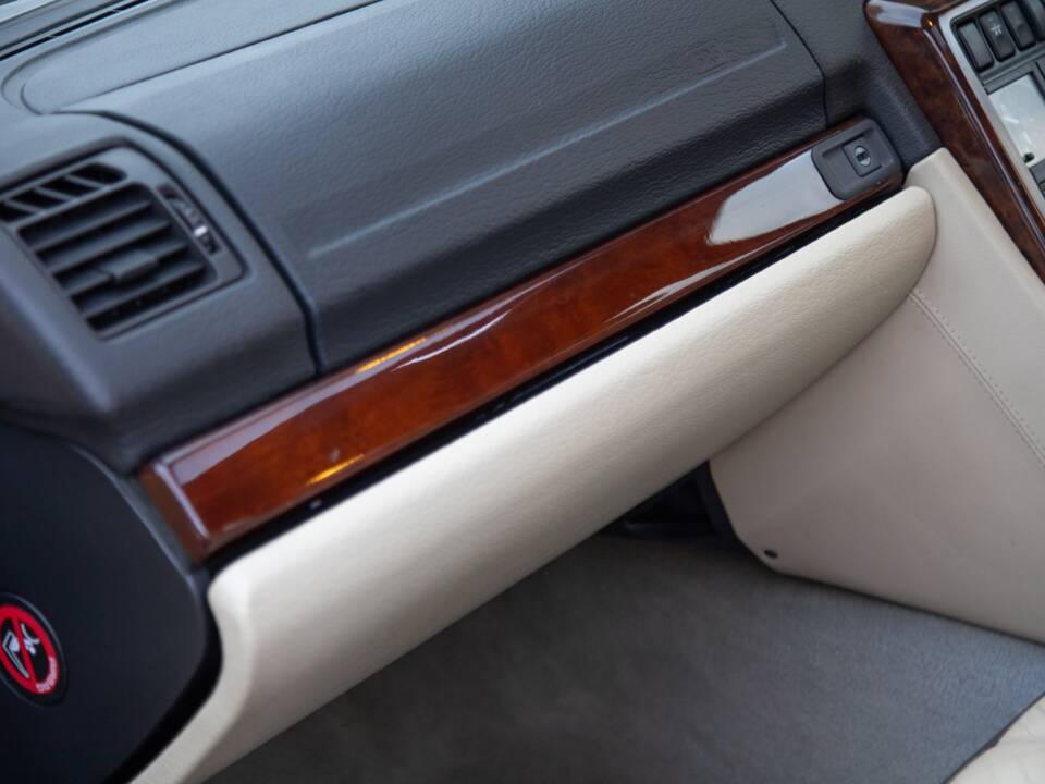 Immagine 50/50 di Land Rover Range Rover 4.6 Vogue (2001)
